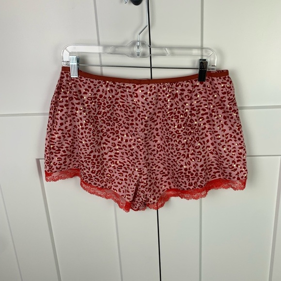 NWT Victorias Secret LARGE Sleep Shorts Red Gold Leopard Boxer - Picture 5 of 5